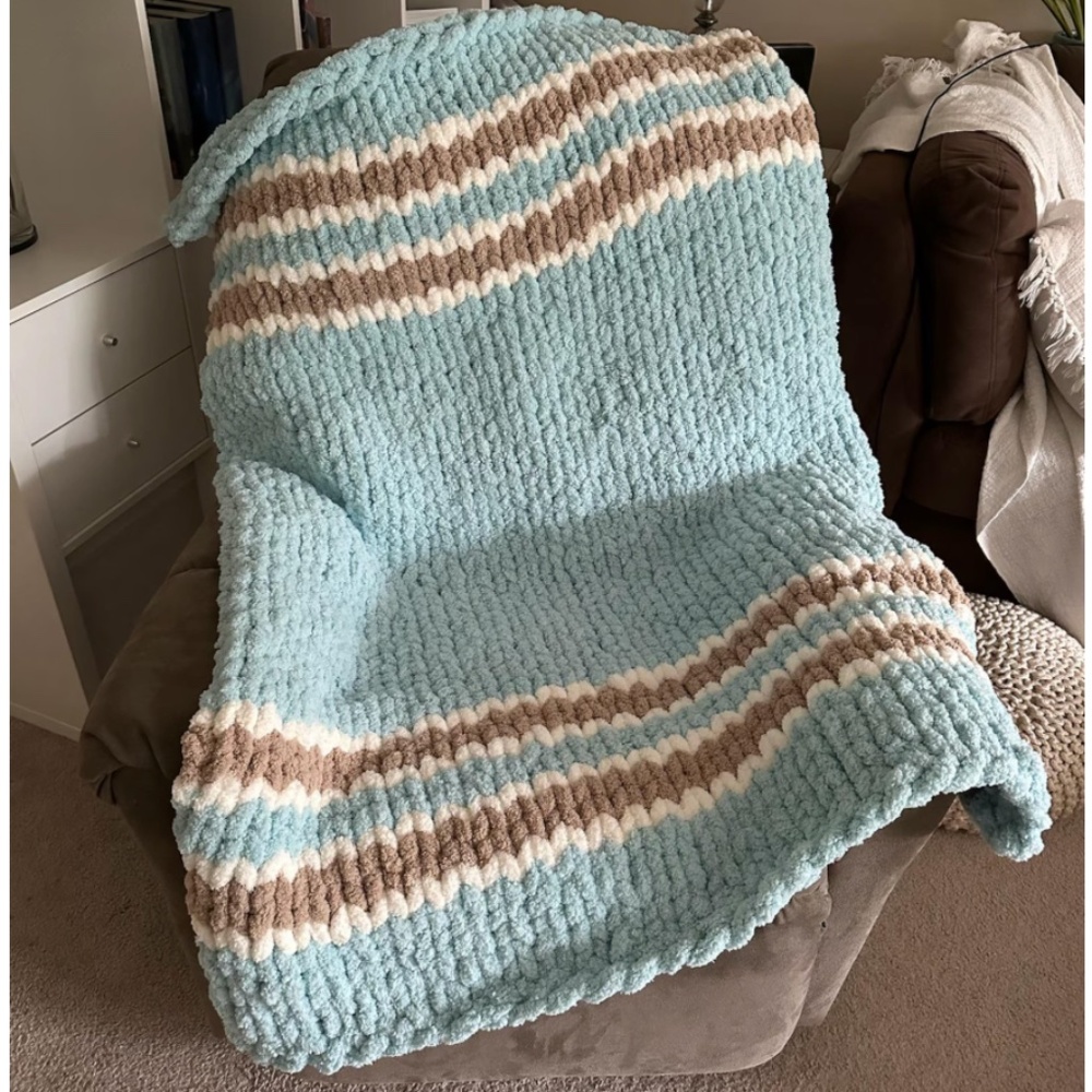 Beachy Chunky Knit Blanket - Fluffy and Soft Hand Knit Chenille